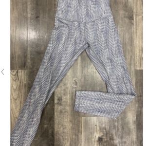 Lululemon  size 4